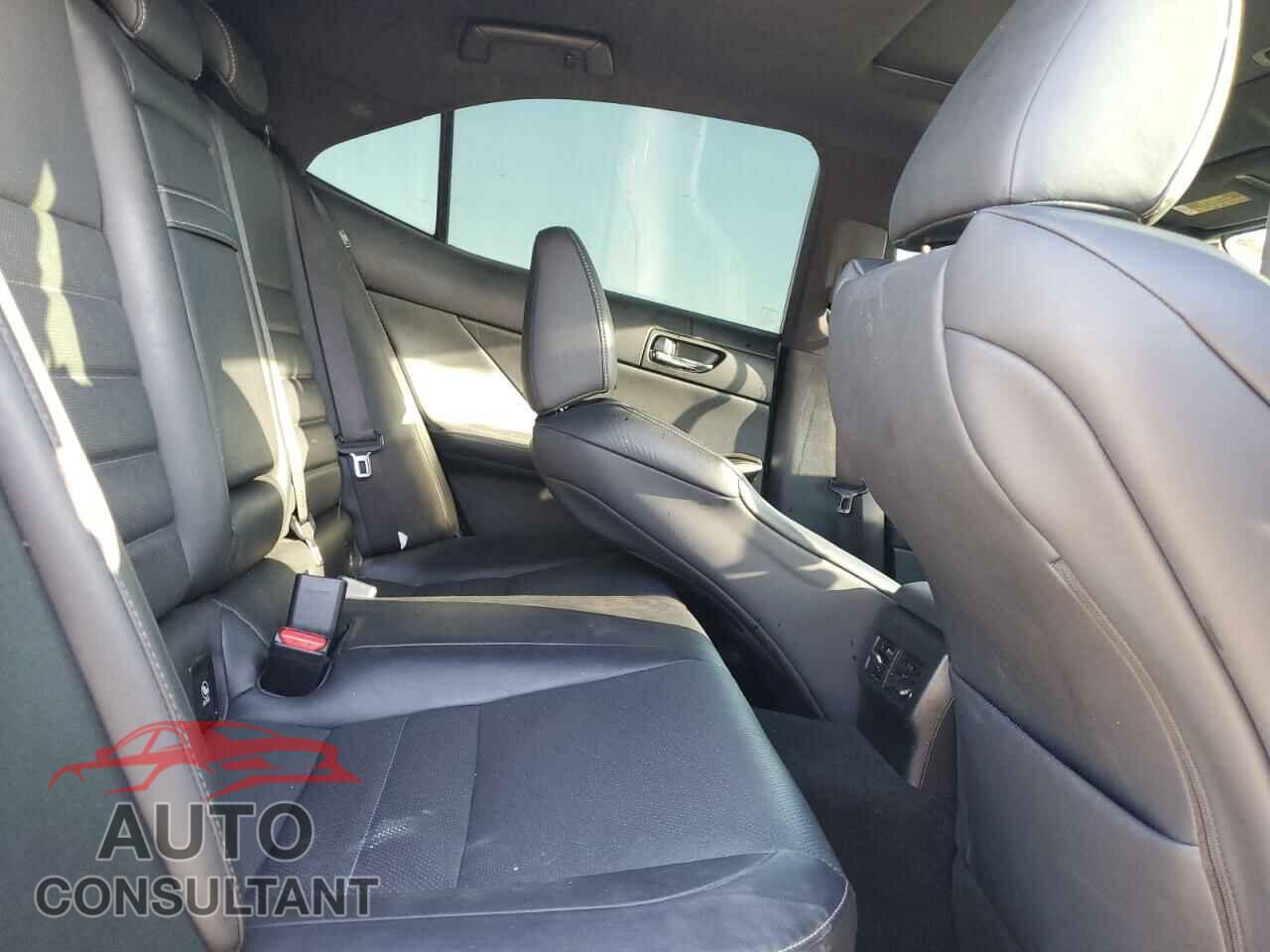 LEXUS IS 2016 - JTHCE1D23G5012011