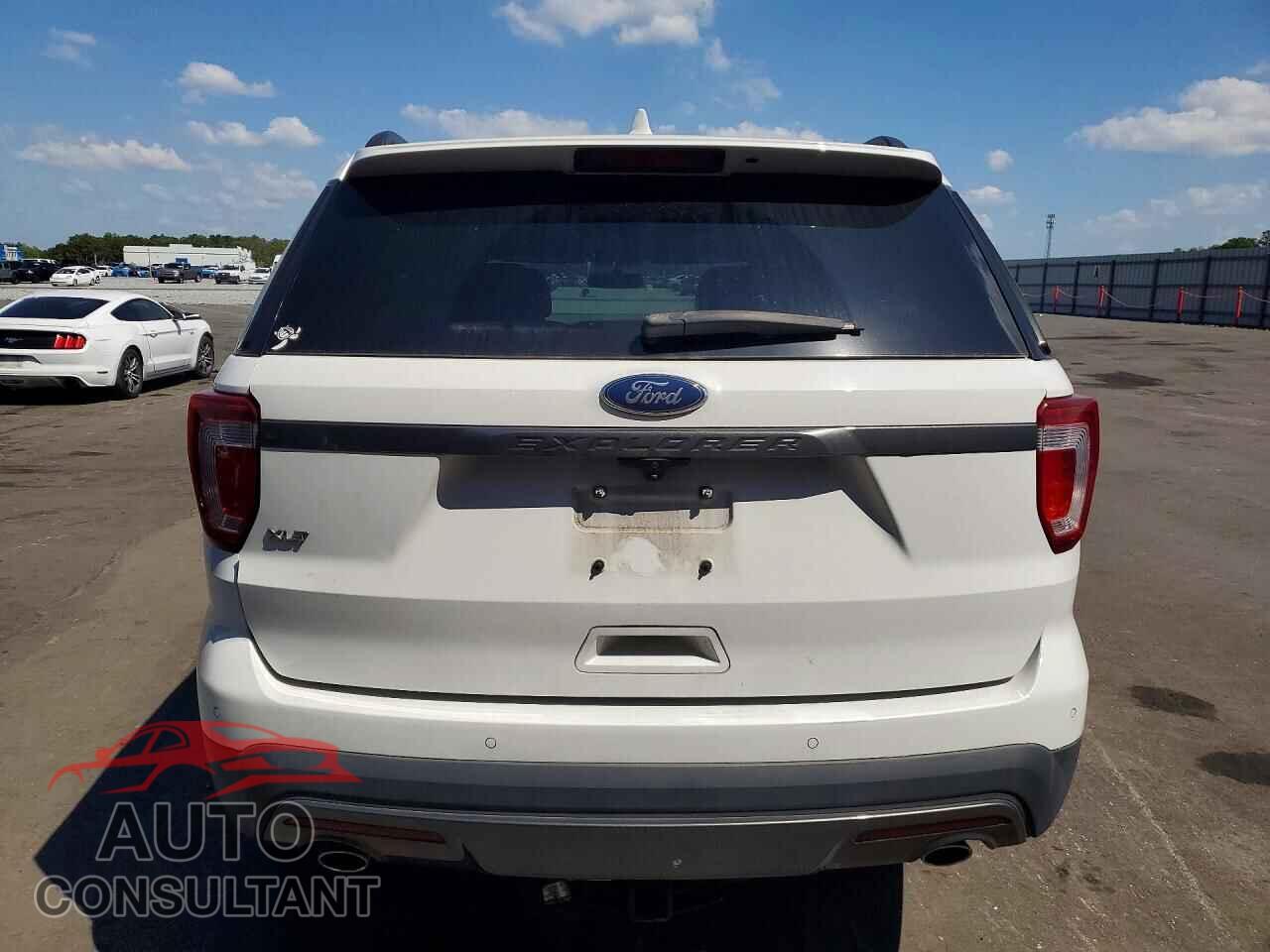 FORD EXPLORER 2017 - 1FM5K7D85HGD82601