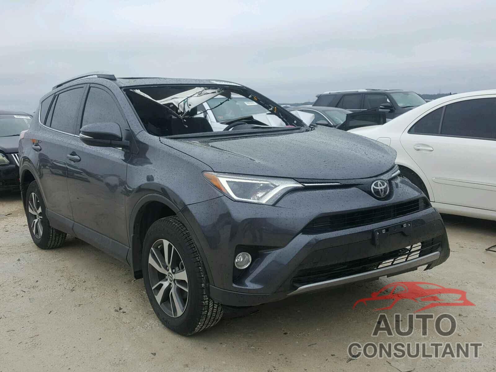 TOYOTA RAV4 XLE 2018 - JTMWFREV3JJ730854