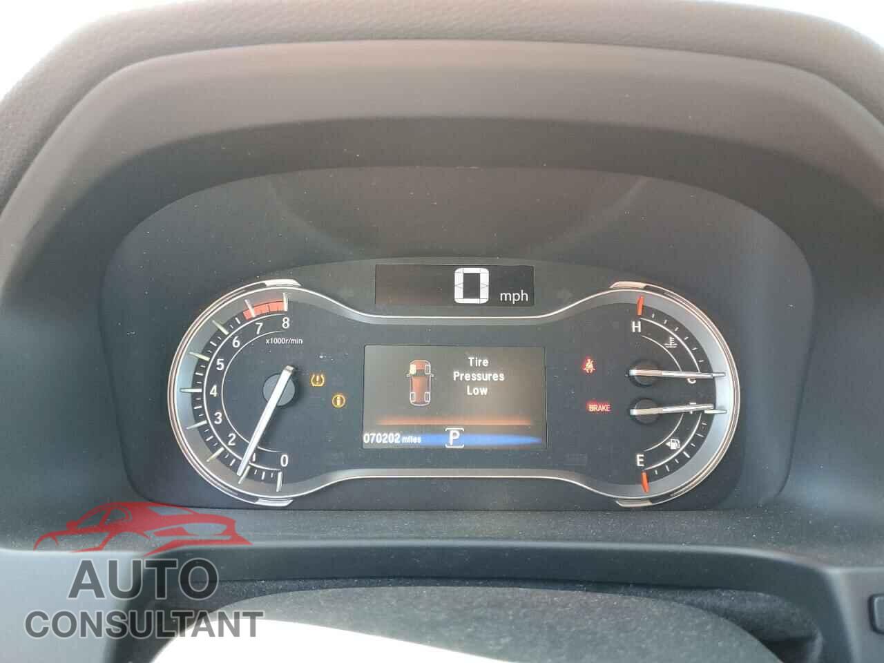 HONDA PILOT 2017 - 5FNYF5H15HB011486