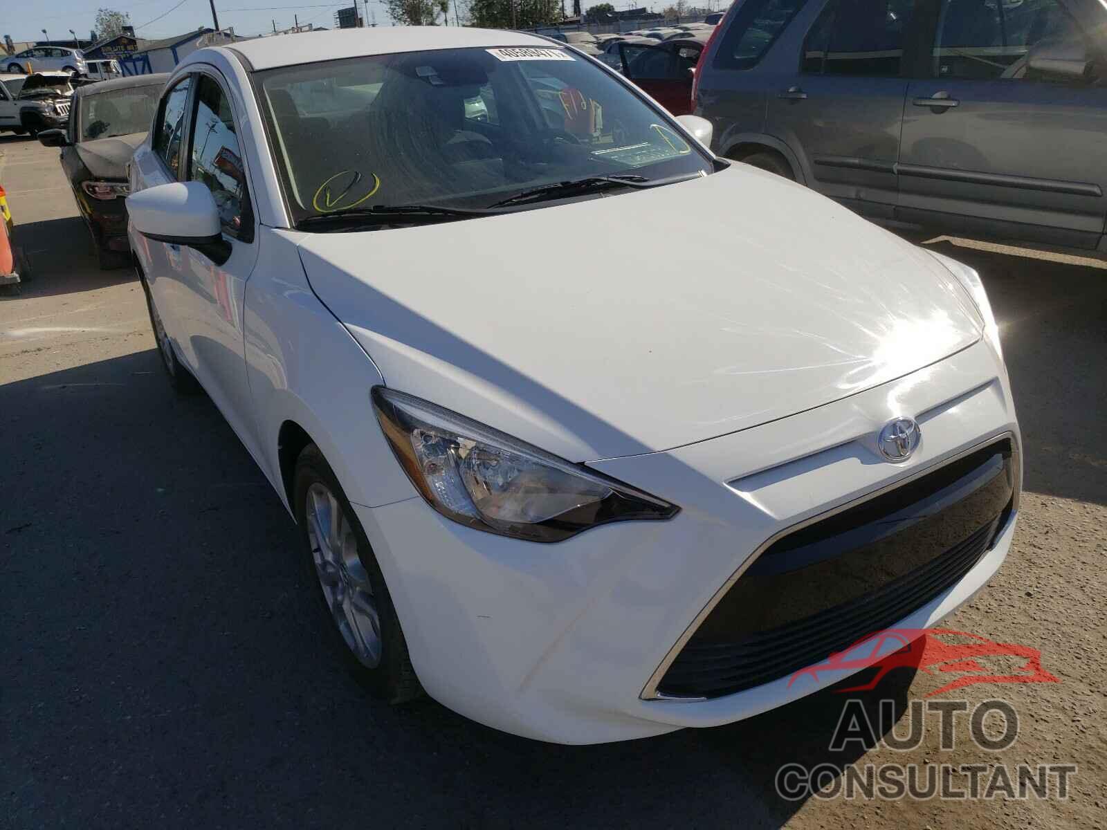 TOYOTA YARIS 2017 - 3MYDLBYV1HY176997