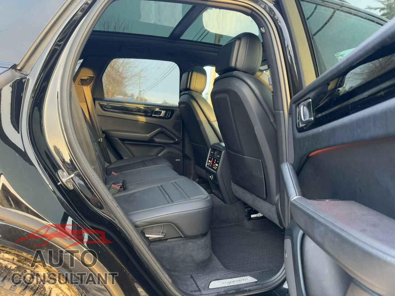 PORSCHE CAYENNE 2019 - WP1AA2AYXKDA16718