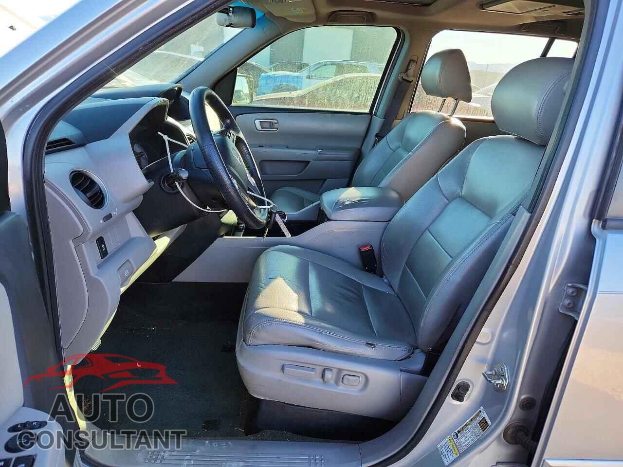 HONDA PILOT 2015 - 5FNYF3H36FB029093