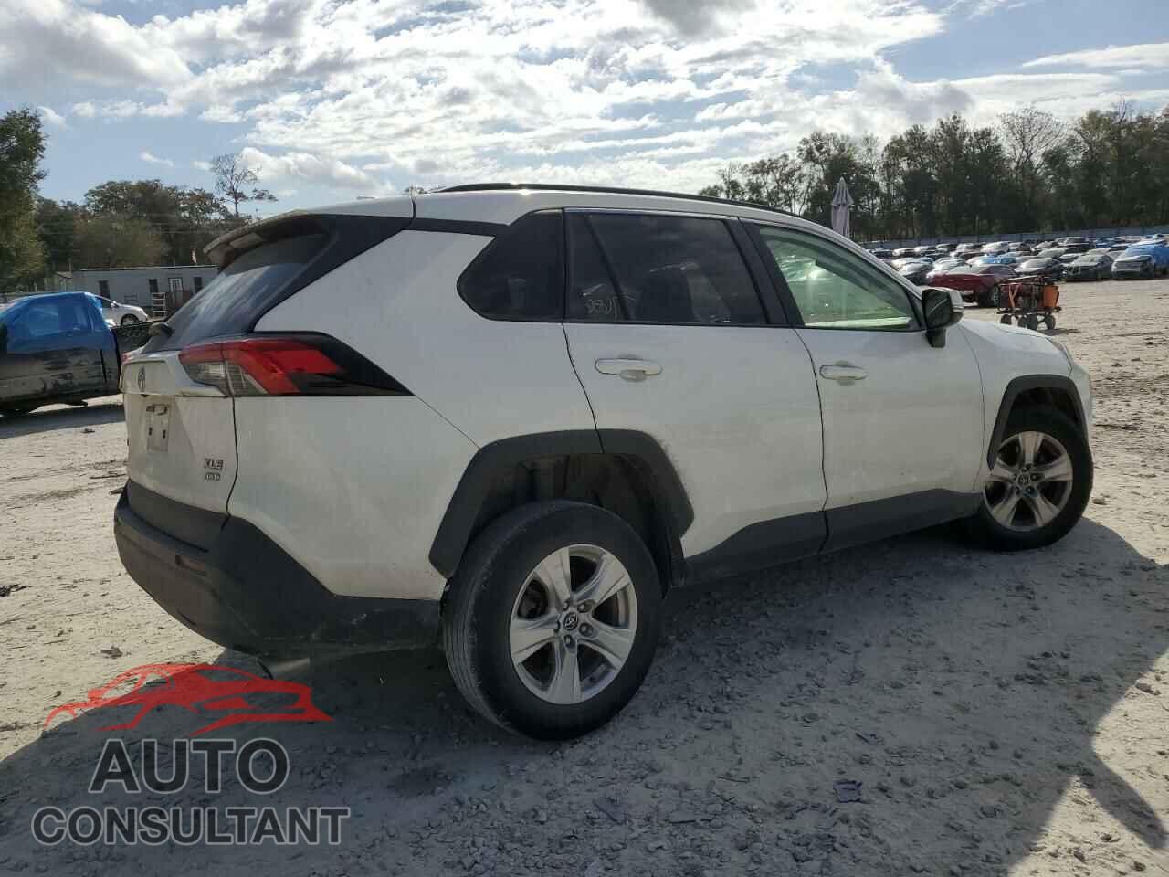 TOYOTA RAV4 2019 - JTMP1RFV5KJ021555