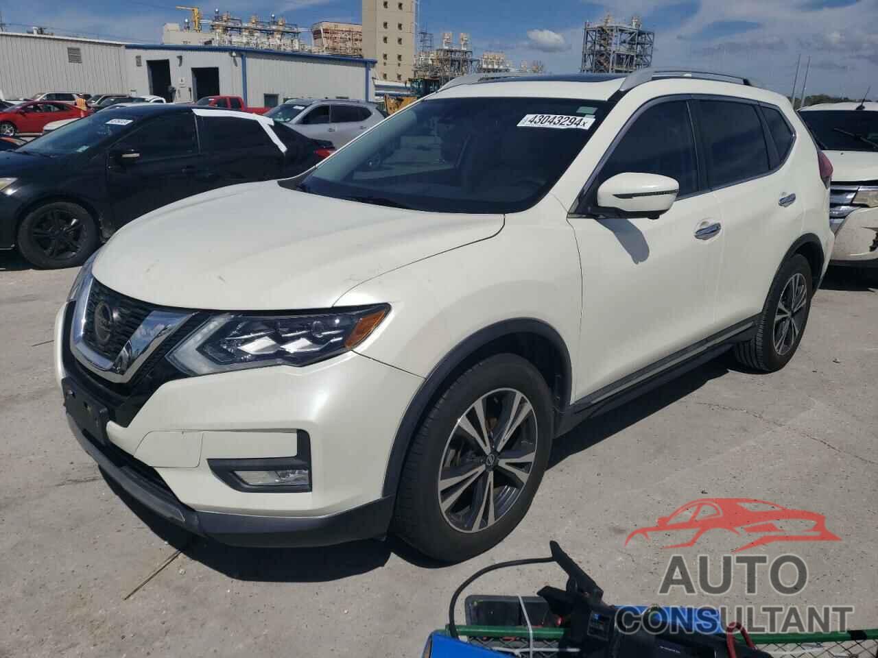 NISSAN ROGUE 2018 - 5N1AT2MT4JC710588