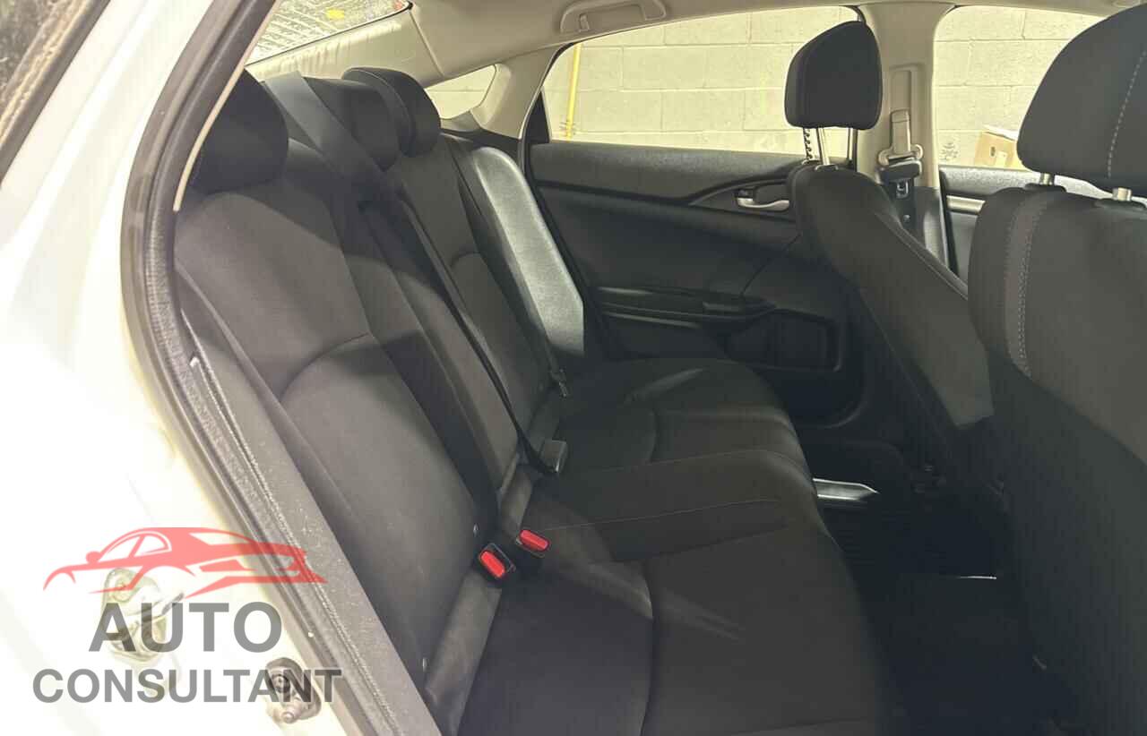 HONDA CIVIC 2019 - 2HGFC2F58KH024126