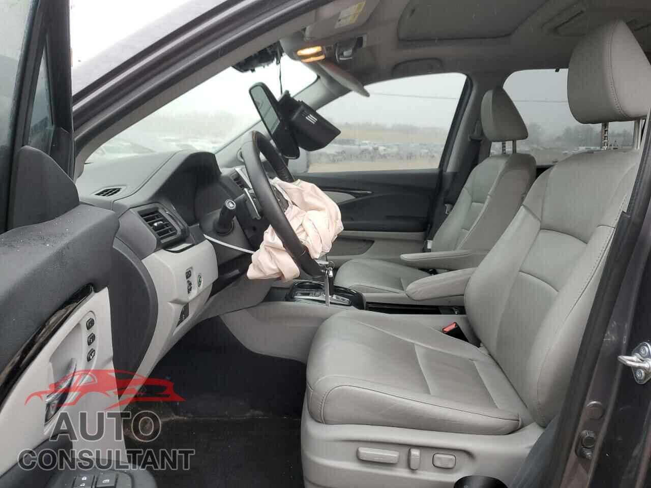 HONDA PILOT 2018 - 5FNYF6H96JB022434