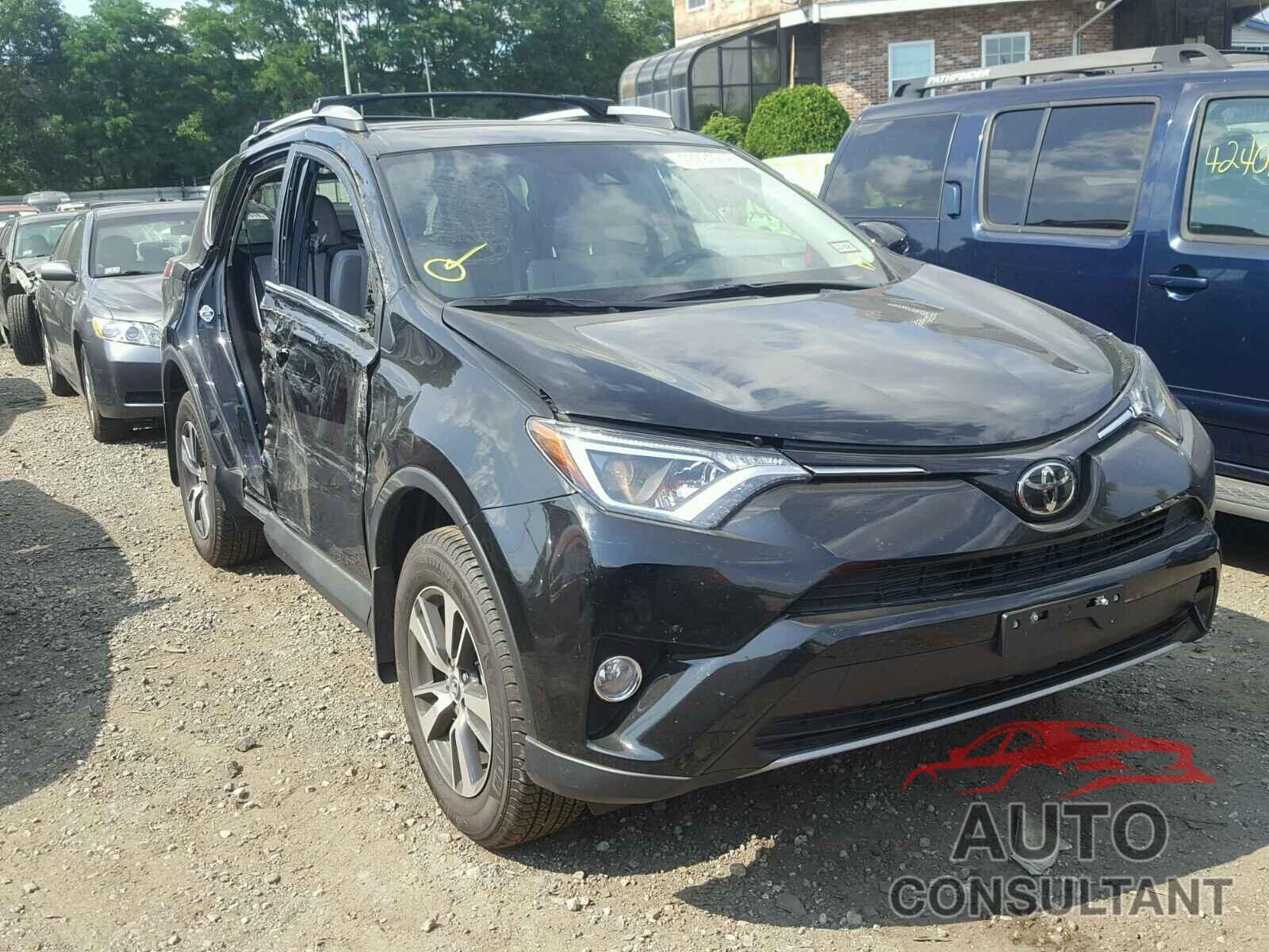 TOYOTA RAV4 XLE 2018 - 2T3RFREV8JW758230