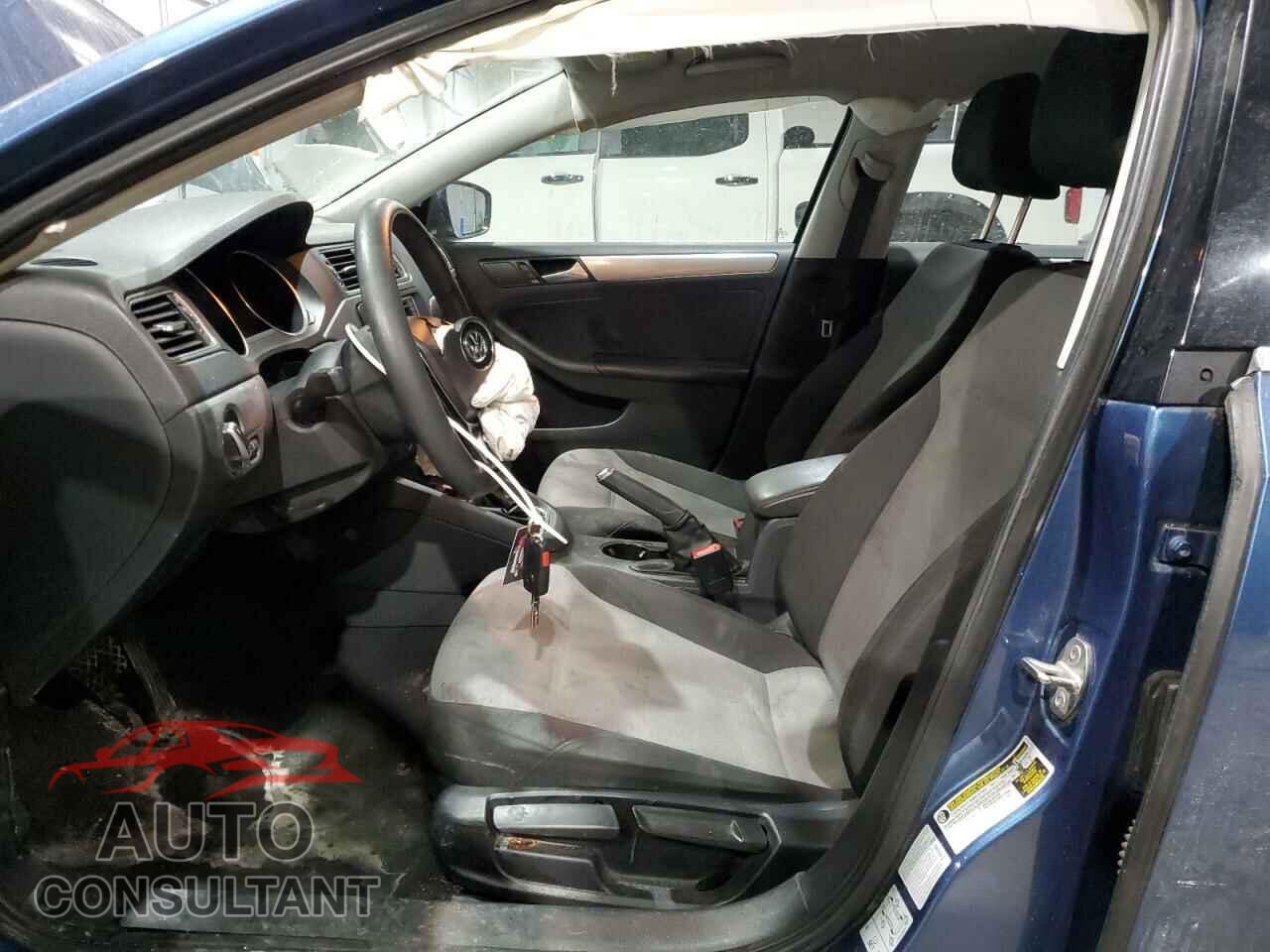 VOLKSWAGEN JETTA 2017 - 3VW2B7AJ3HM227367