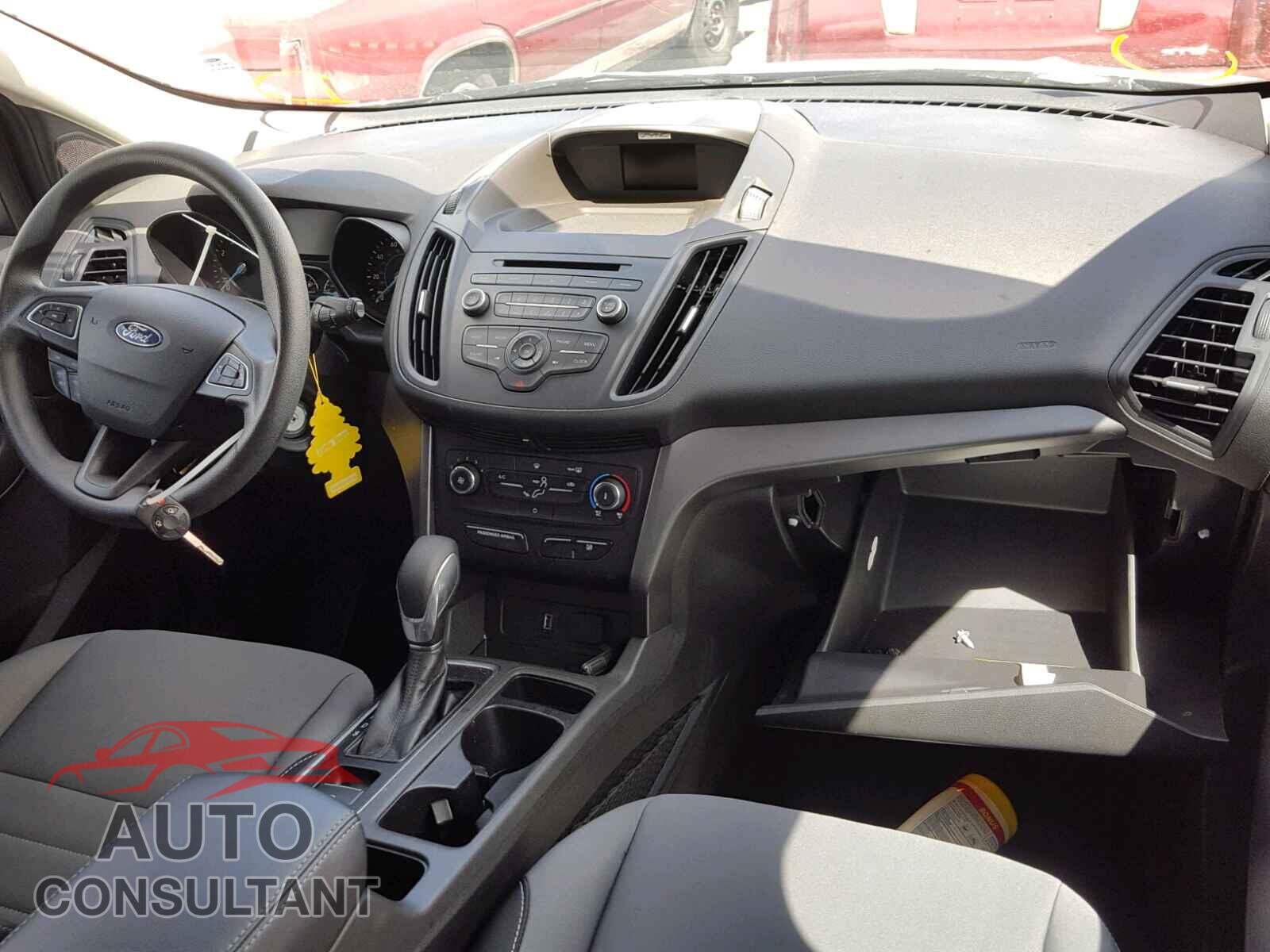 FORD ESCAPE S 2017 - 1FMCU0F71HUE74237