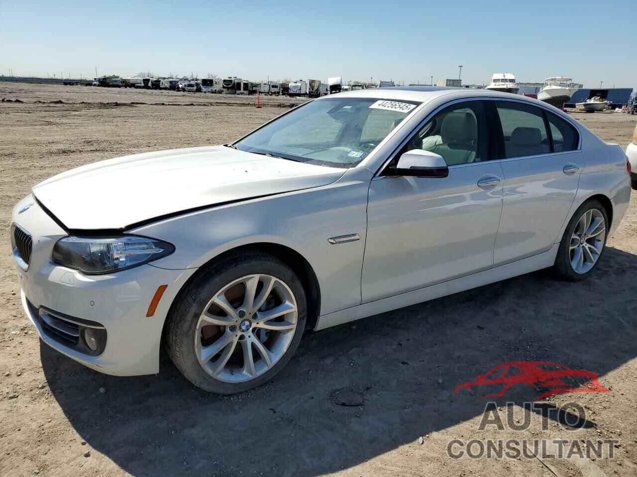 BMW 5 SERIES 2015 - WBA5B1C57FD917738