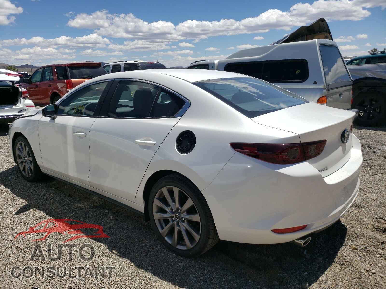 MAZDA 3 2021 - JM1BPABL3M1321418
