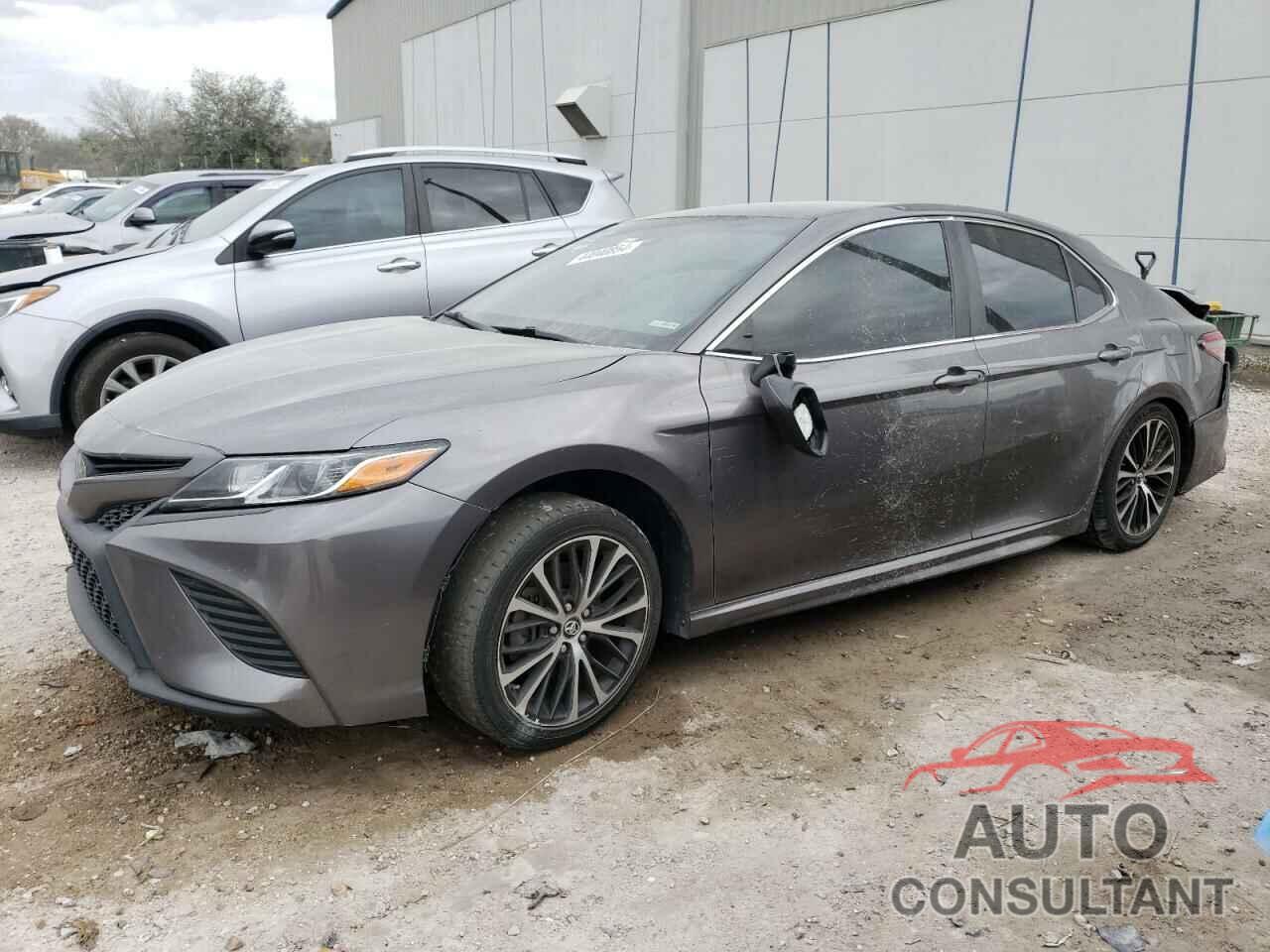 TOYOTA CAMRY 2018 - 4T1B11HK3JU620753