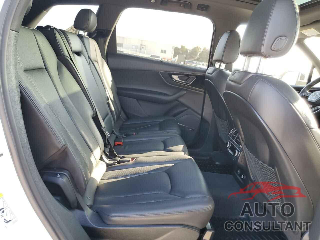 AUDI Q7 2018 - WA1VAAF72JD050173