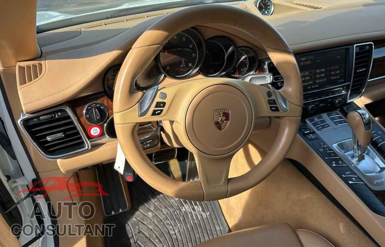 PORSCHE PANAMERA 2014 - WP0AA2A79EL005079