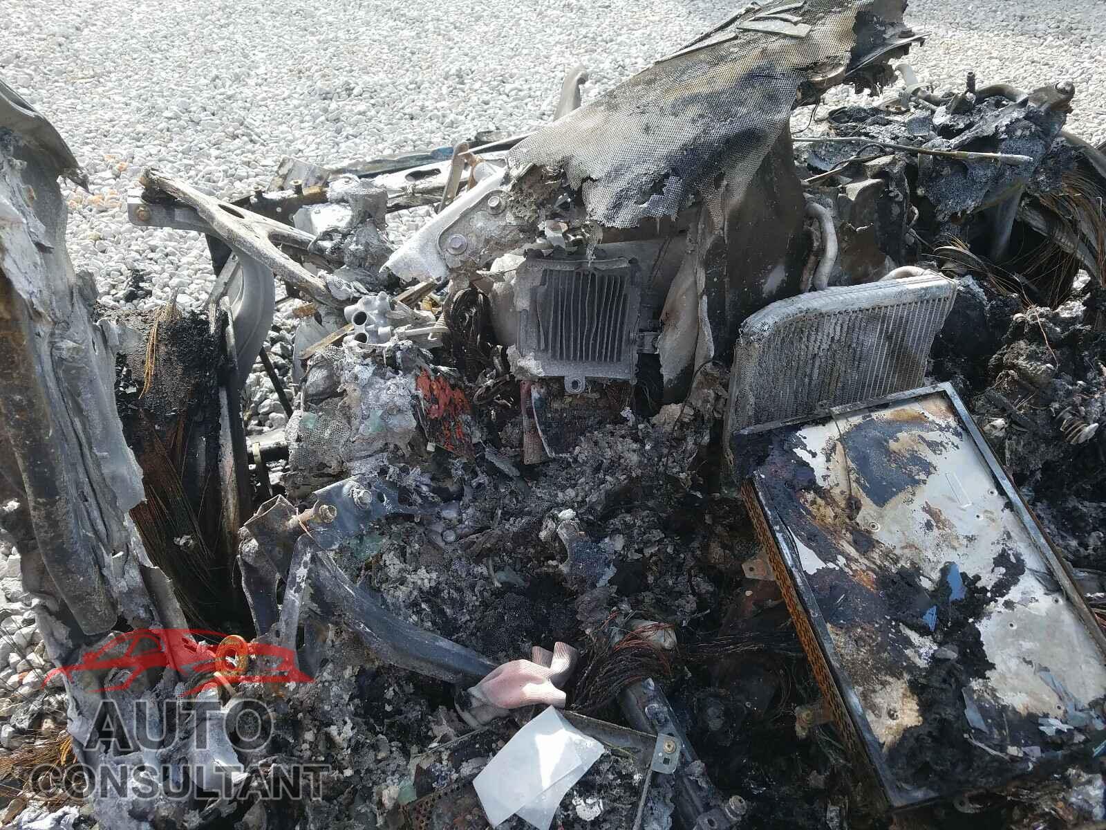 TESLA MODEL X 2019 - 5YJXCAE23KF199152