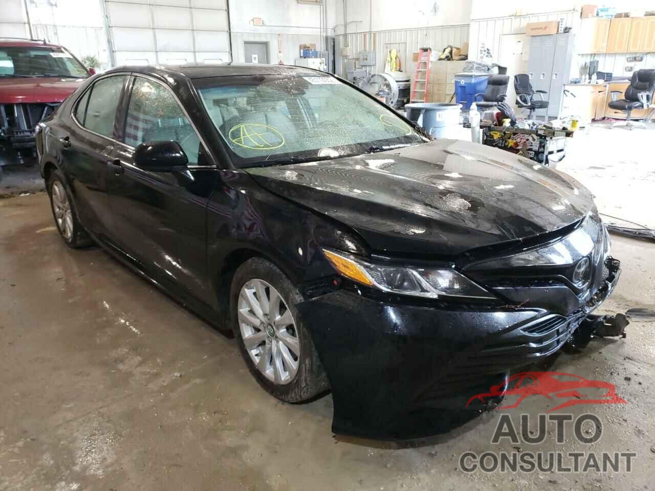 TOYOTA CAMRY 2018 - 4T1B11HK2JU530218