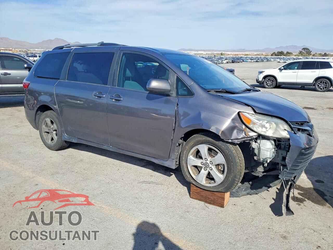 TOYOTA SIENNA 2019 - 5TDKZ3DC9KS018663