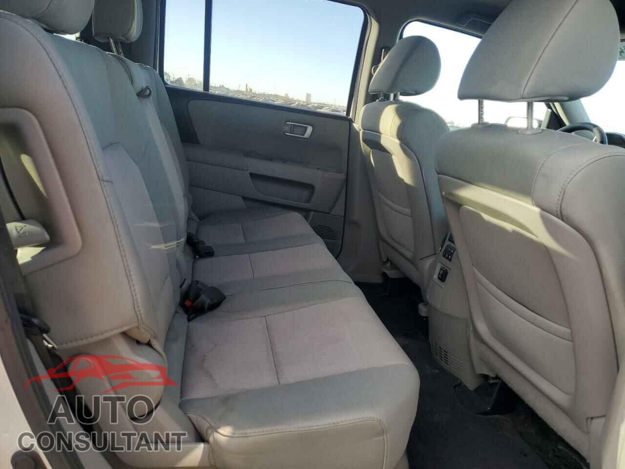 HONDA PILOT 2012 - 5FNYF4H48CB057794