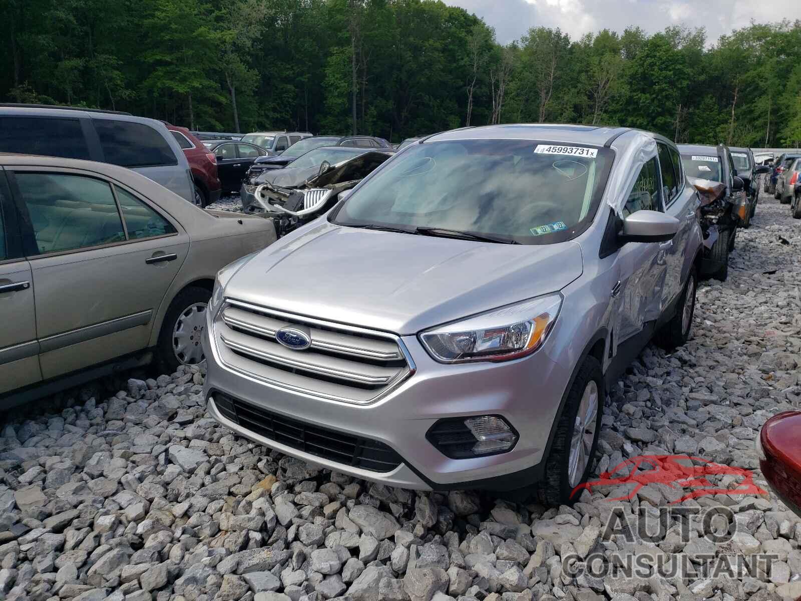 FORD ESCAPE 2017 - 1FMCU9G97HUC96838