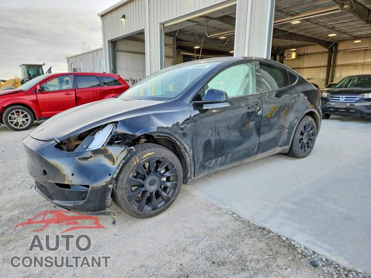 TESLA MODEL Y 2021 - 5YJYGDEEXMF097161