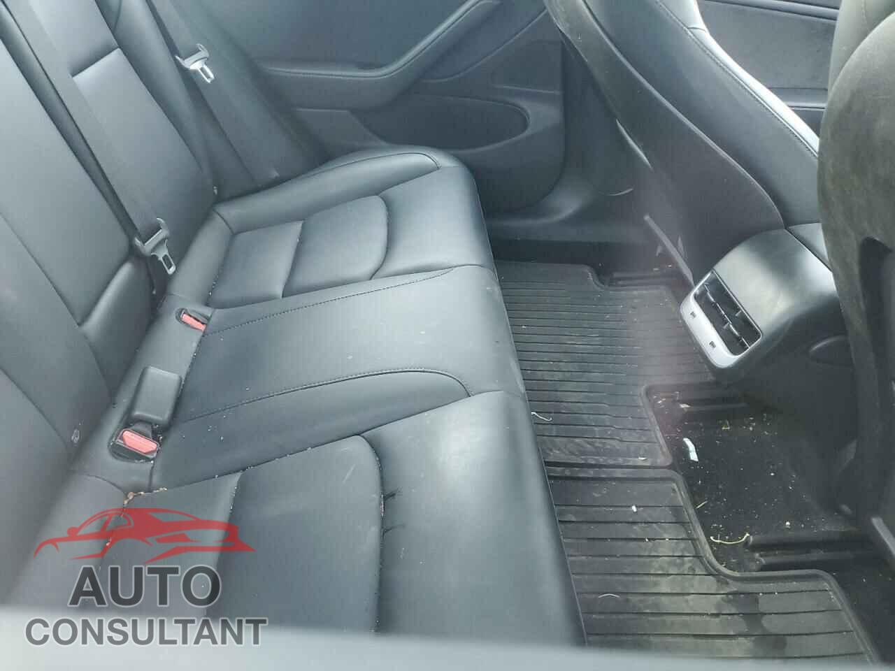 TESLA MODEL 3 2019 - 5YJ3E1EB6KF387463