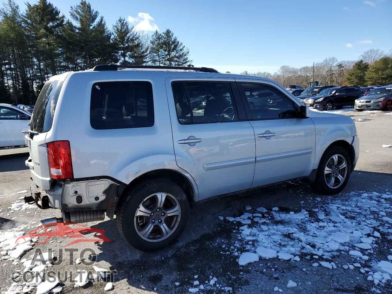 HONDA PILOT 2011 - 5FNYF4H63BB013024