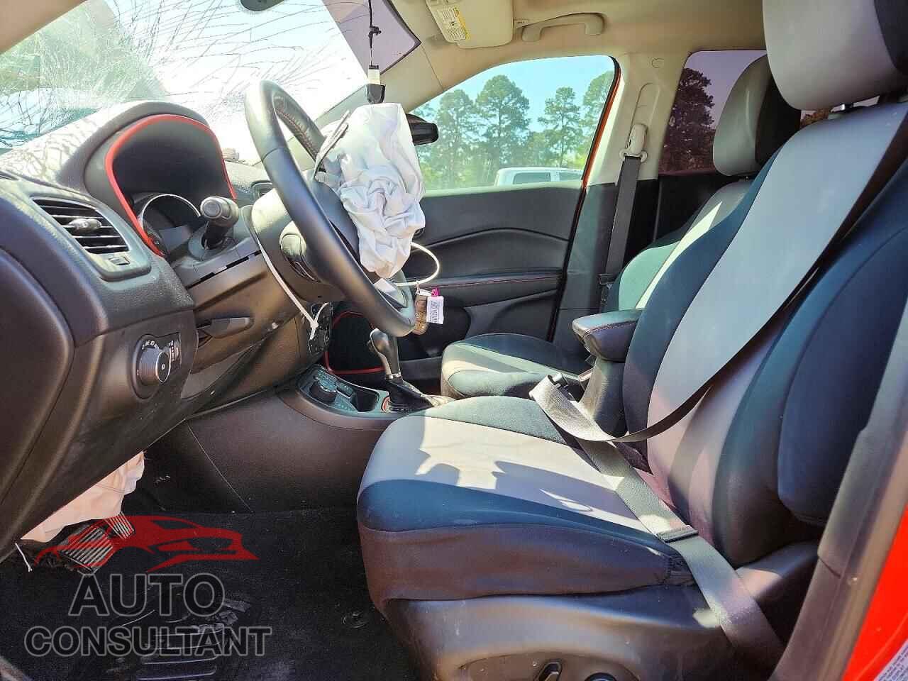 JEEP COMPASS 2017 - 3C4NJDDB2HT631174