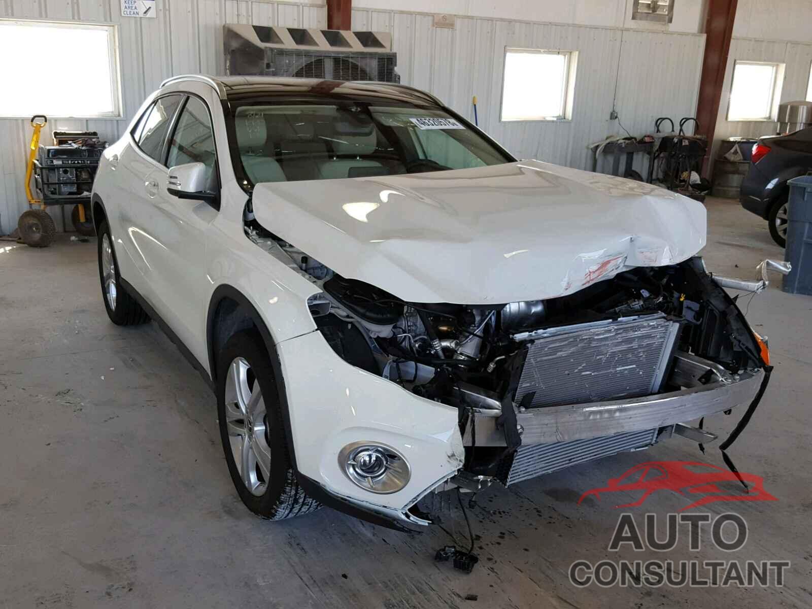 MERCEDES-BENZ GLA 250 2018 - WDCTG4EB8JJ432335