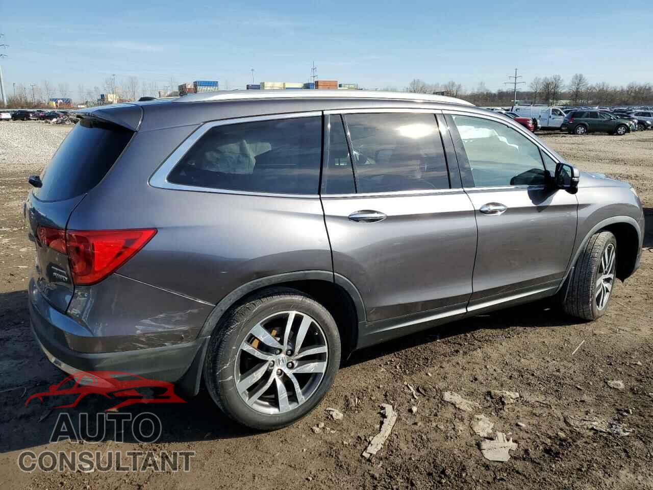 HONDA PILOT 2017 - 5FNYF6H98HB056109