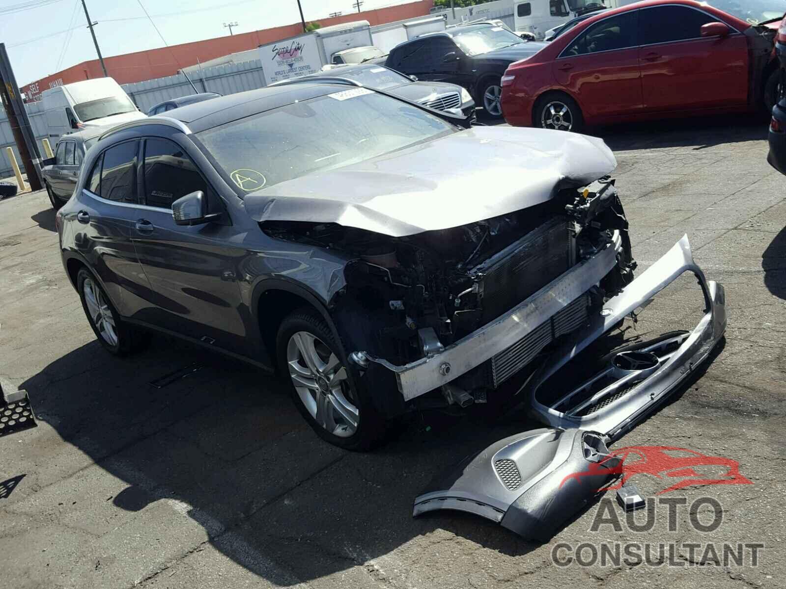 MERCEDES-BENZ GLA 250 2015 - WDCTG4EB5FJ125325