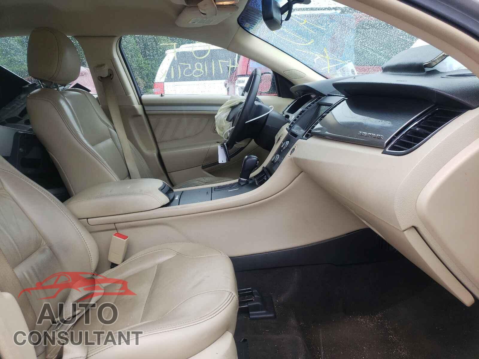 FORD TAURUS 2017 - 1FAHP2E80HG102657