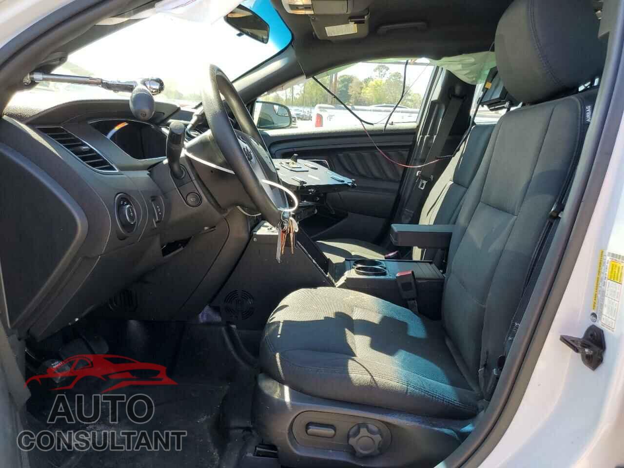 FORD TAURUS 2018 - 1FAHP2MKXJG123647