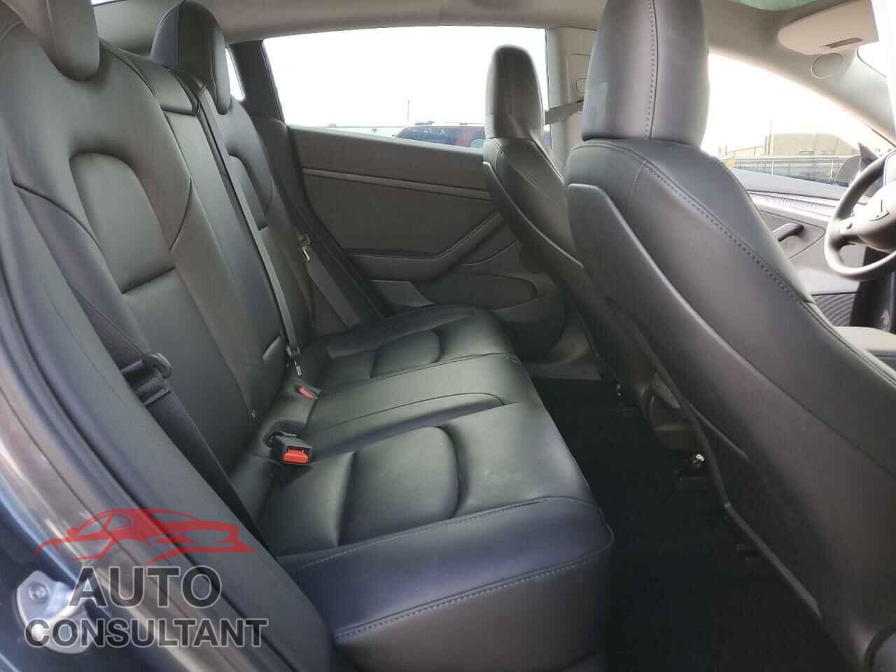 TESLA MODEL 3 2023 - 5YJ3E1EA0PF648701