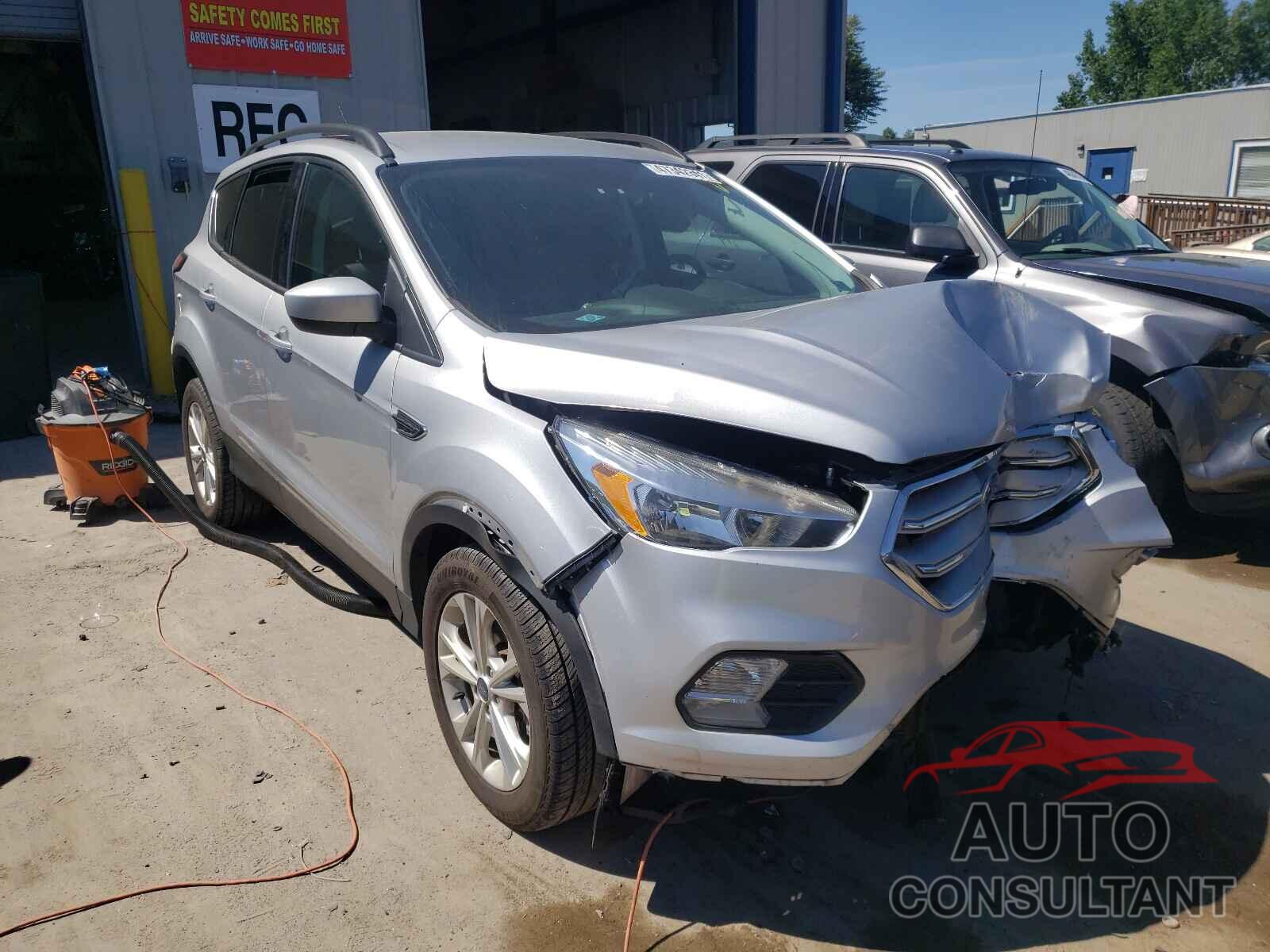 FORD ESCAPE 2018 - 1FMCU9GD6JUA47571