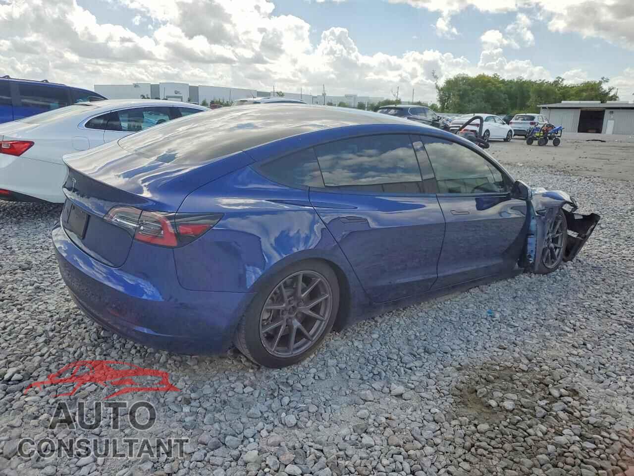 TESLA MODEL 3 2021 - 5YJ3E1EA4MF919352