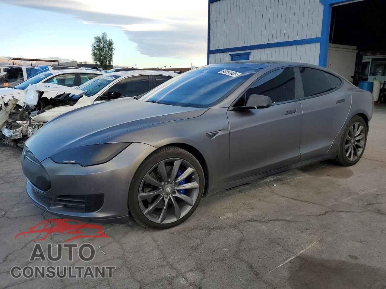 TESLA MODEL S 2015 - 5YJSA1E16FF111966