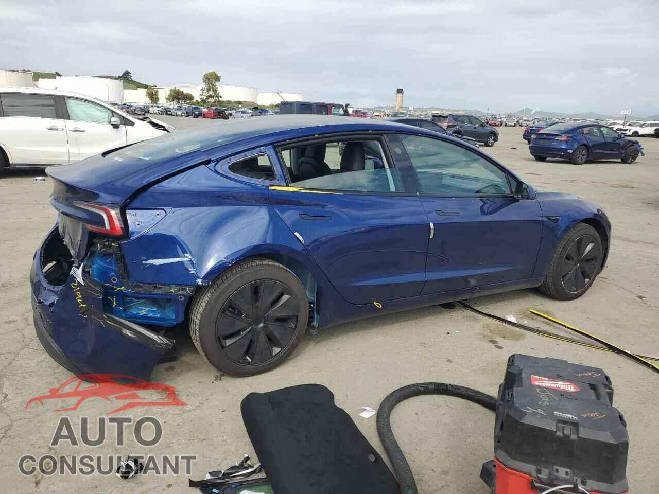 TESLA MODEL 3 2024 - 5YJ3E1EA3RF788535