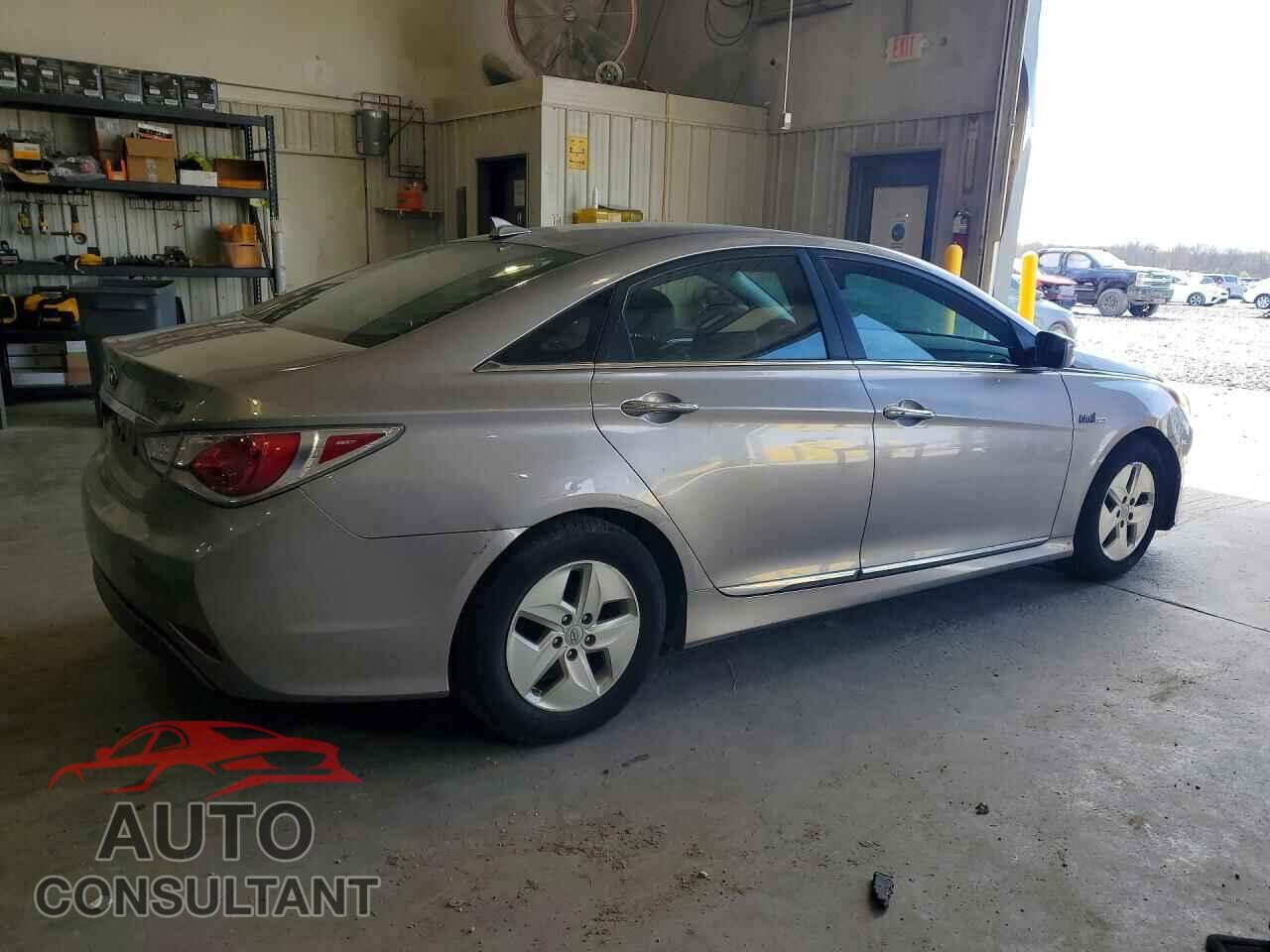 HYUNDAI SONATA 2012 - KMHEC4A49CA036334
