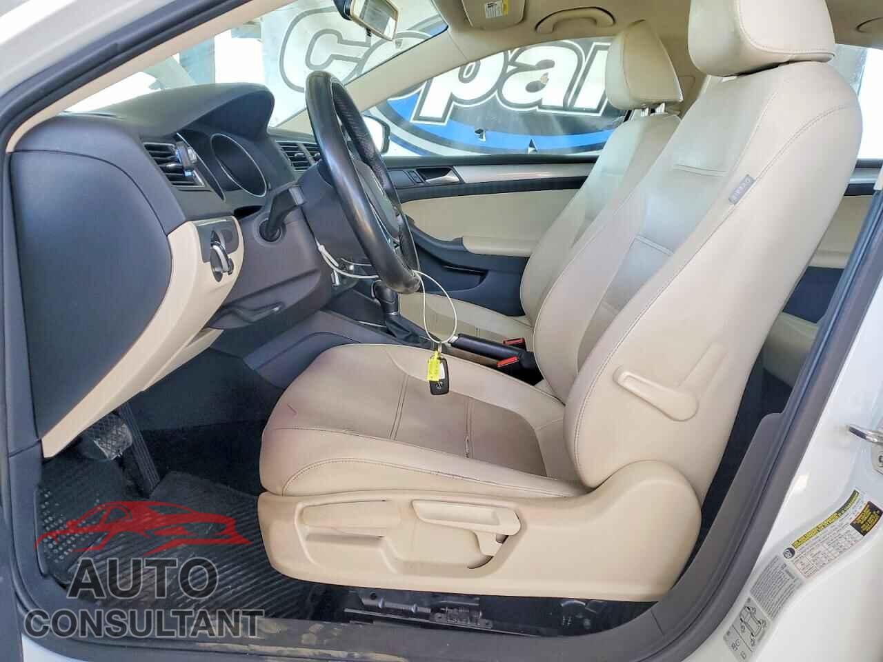 VOLKSWAGEN JETTA 2017 - 3VWDB7AJ6HM256774