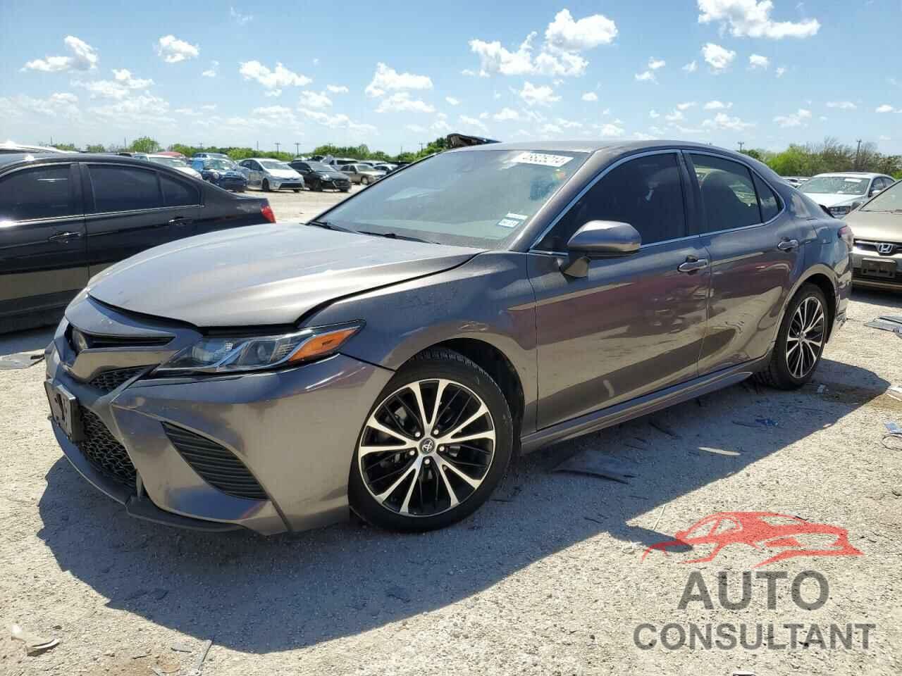 TOYOTA CAMRY 2018 - 4T1B11HK8JU045386