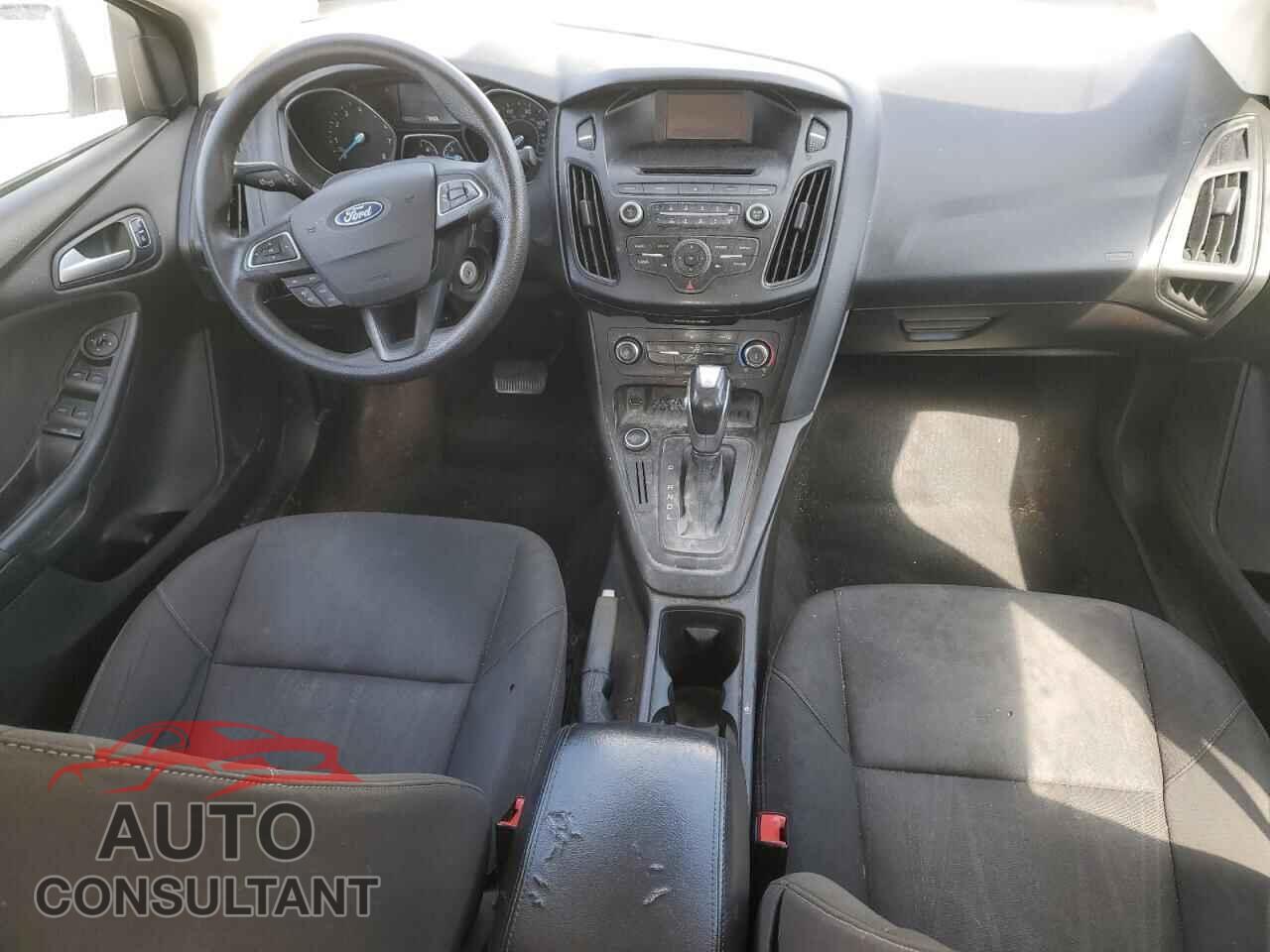 FORD FOCUS 2015 - 1FADP3F26FL301862