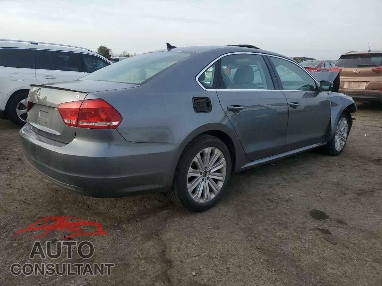 VOLKSWAGEN PASSAT 2013 - 1VWBP7A32DC020807