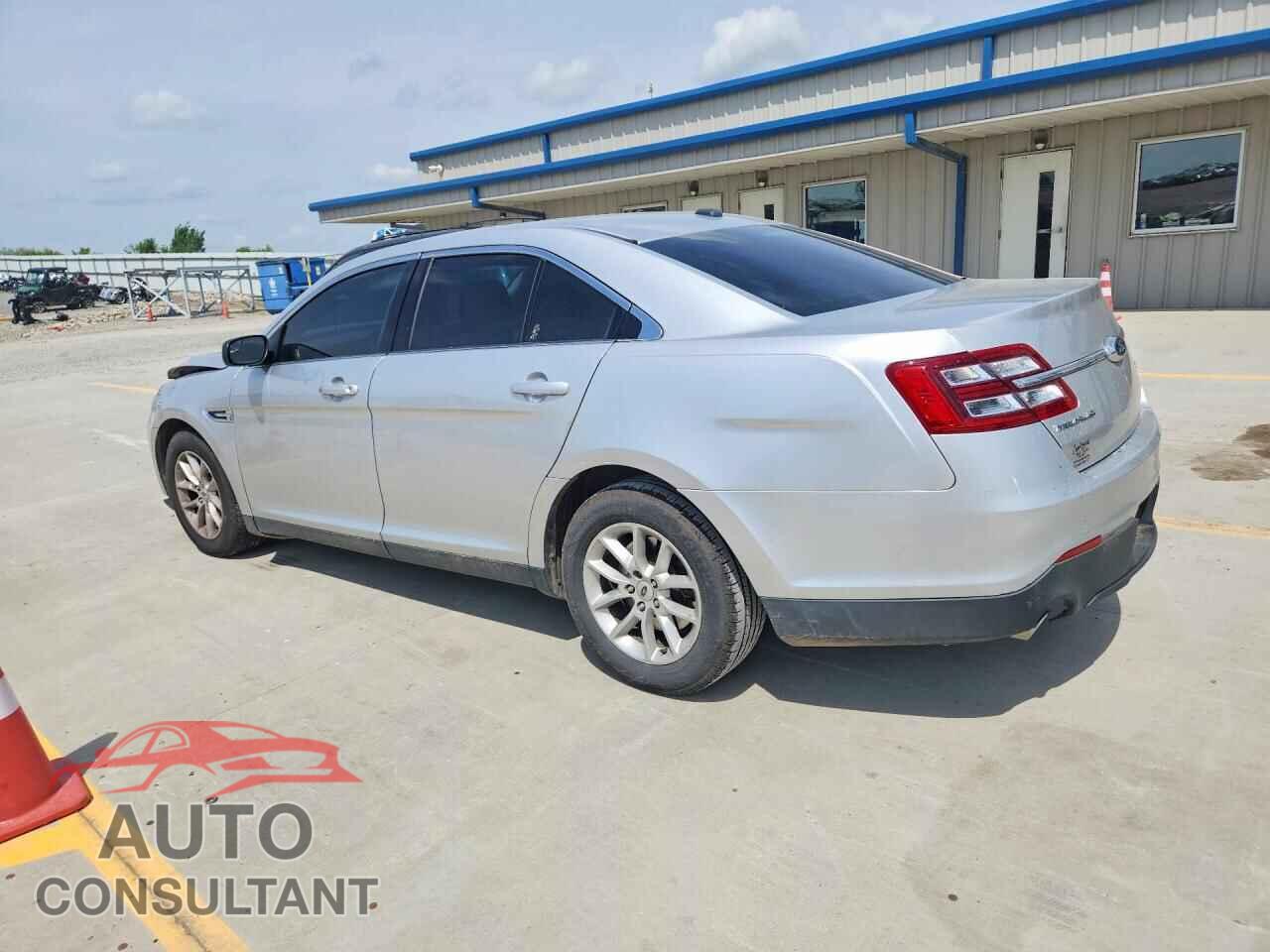 FORD TAURUS 2015 - 1FAHP2D8XFG126124