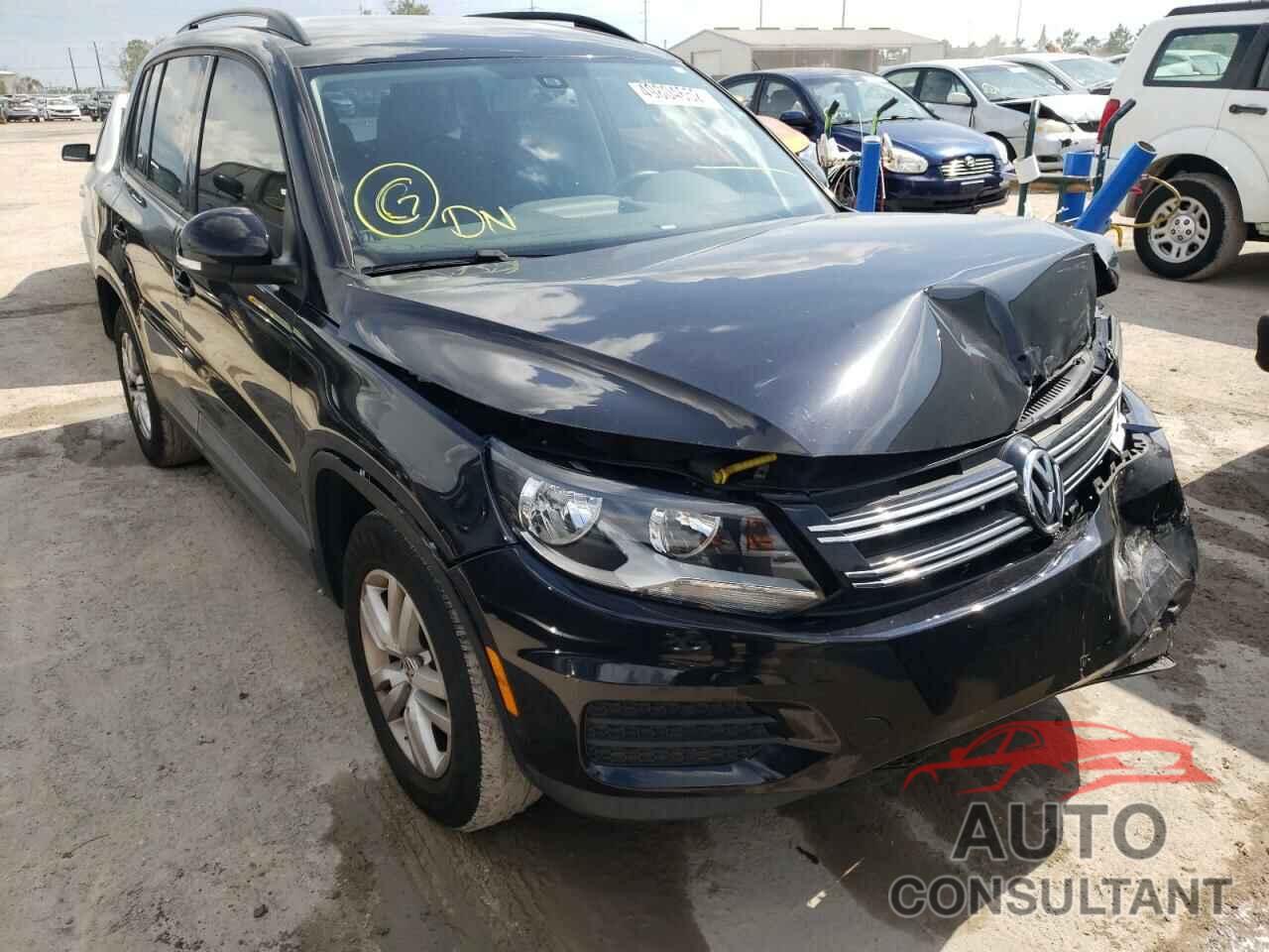 VOLKSWAGEN TIGUAN 2017 - WVGBV7AX8HK012682