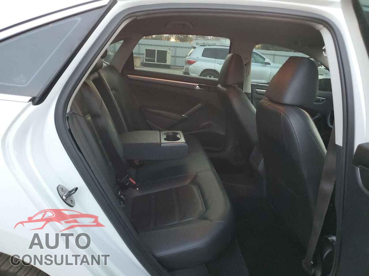 VOLKSWAGEN PASSAT 2017 - 1VWDT7A32HC044289