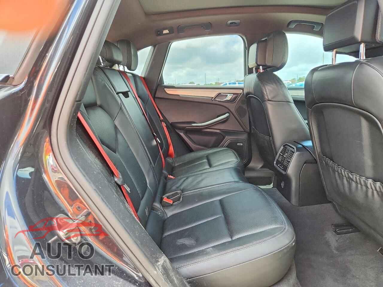 PORSCHE MACAN 2018 - WP1AG2A52JLB60773