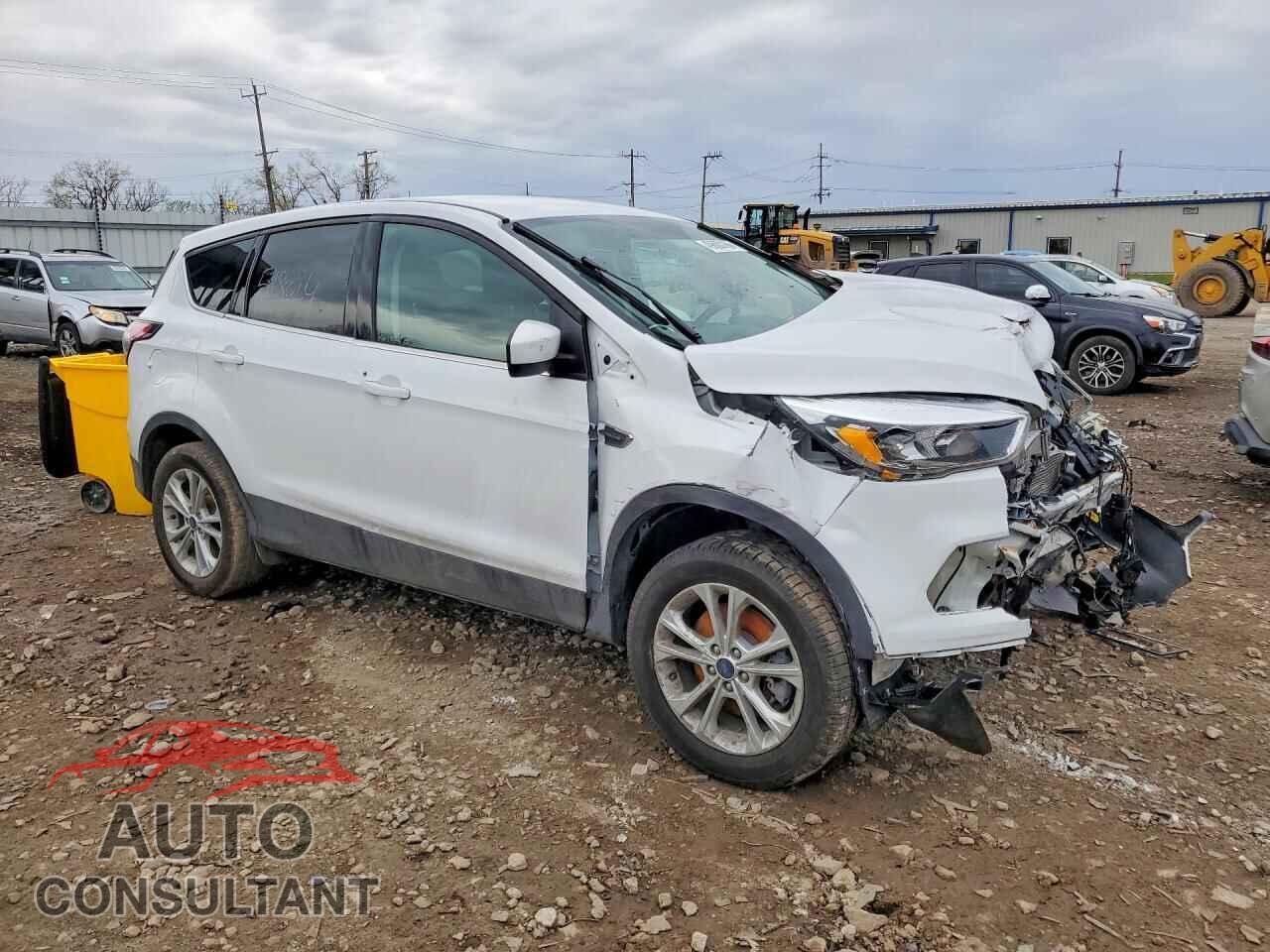 FORD ESCAPE 2017 - 1FMCU9GD1HUB03586