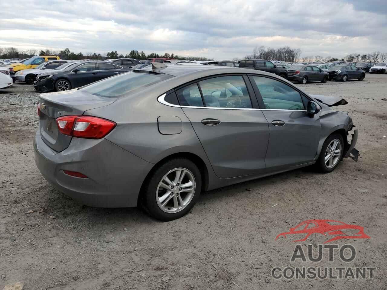 CHEVROLET CRUZE 2018 - 1G1BE5SMXJ7137200