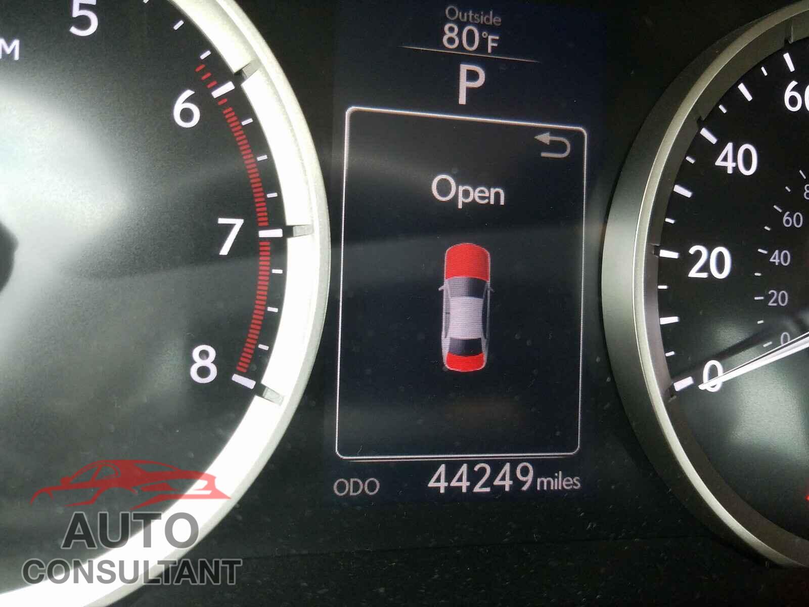 LEXUS IS 2016 - JTHBA1D20G5002821